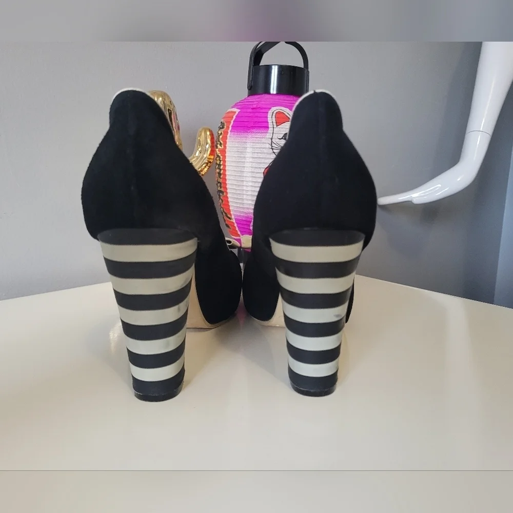 Lola Ramona Elsie Pumps, GUC, Size 39